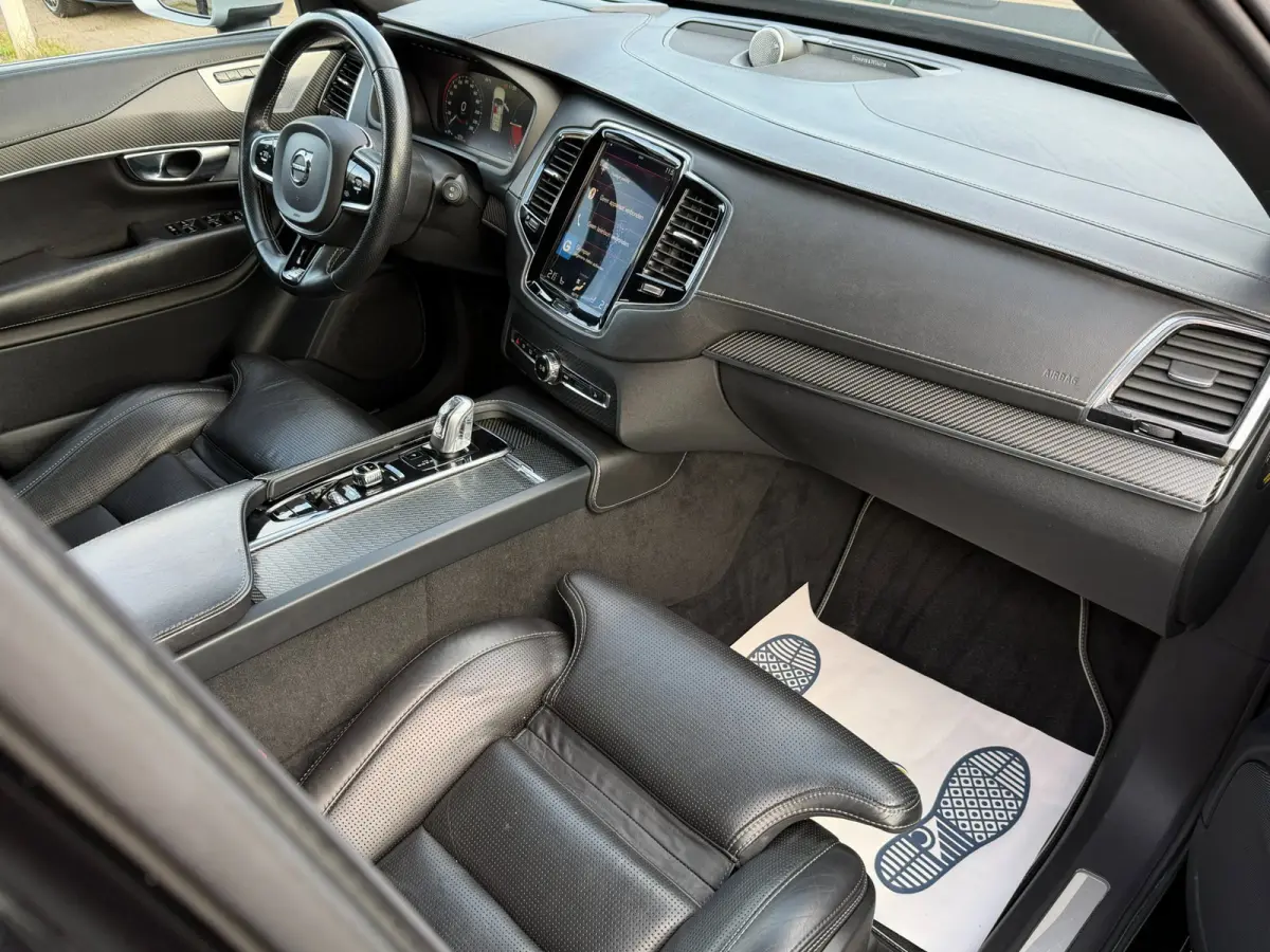 2.0 T8 Twin Engine AWD R DESIGN l AFNM. TREKHAAK