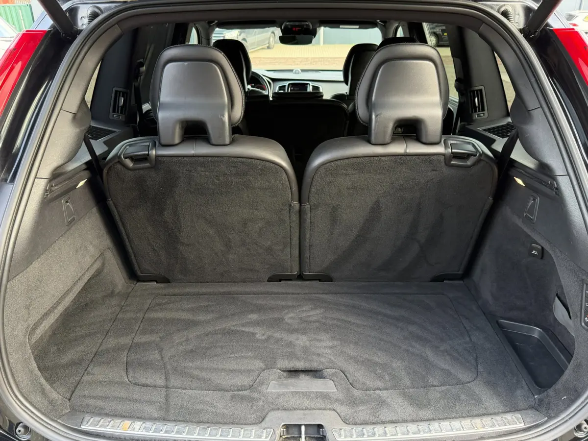 2.0 T8 Twin Engine AWD R DESIGN l AFNM. TREKHAAK