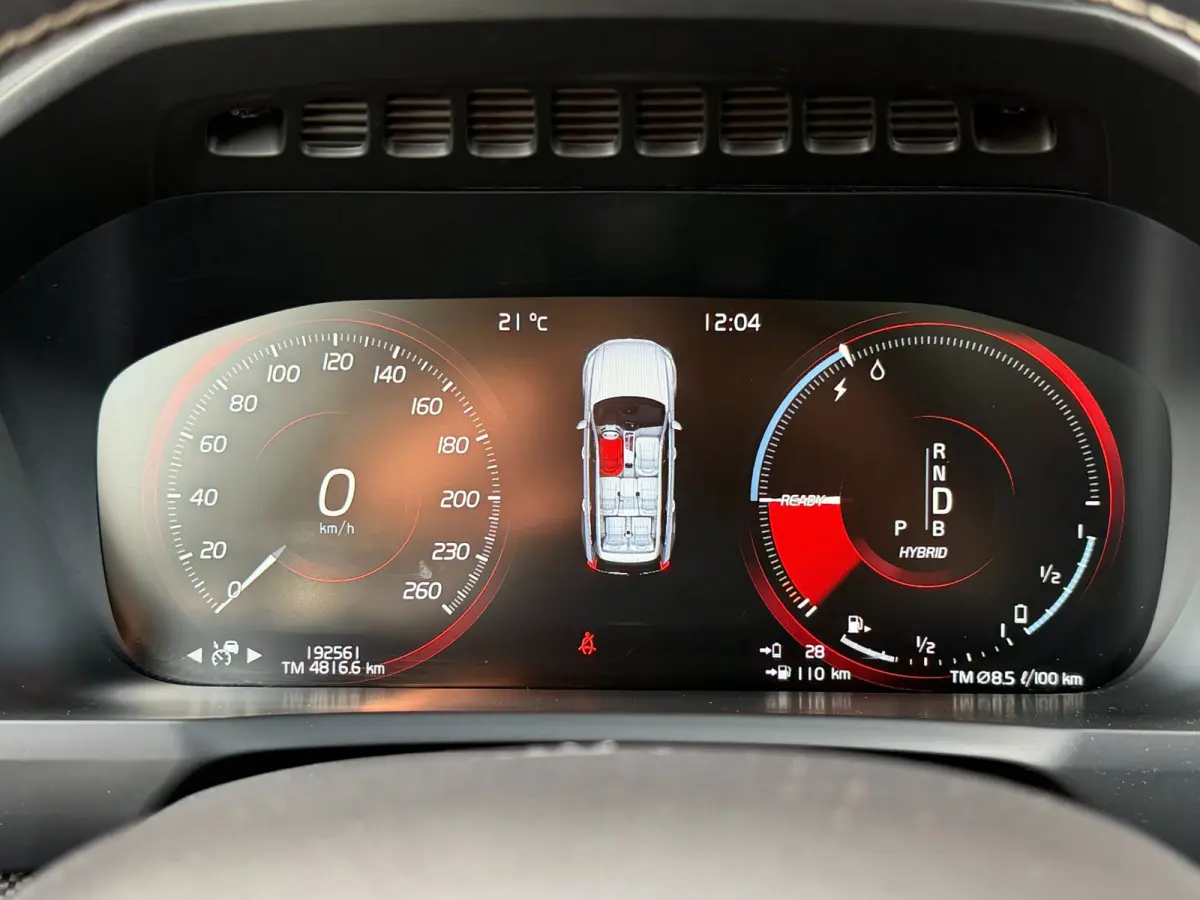 2.0 T8 Twin Engine AWD R DESIGN l AFNM. TREKHAAK