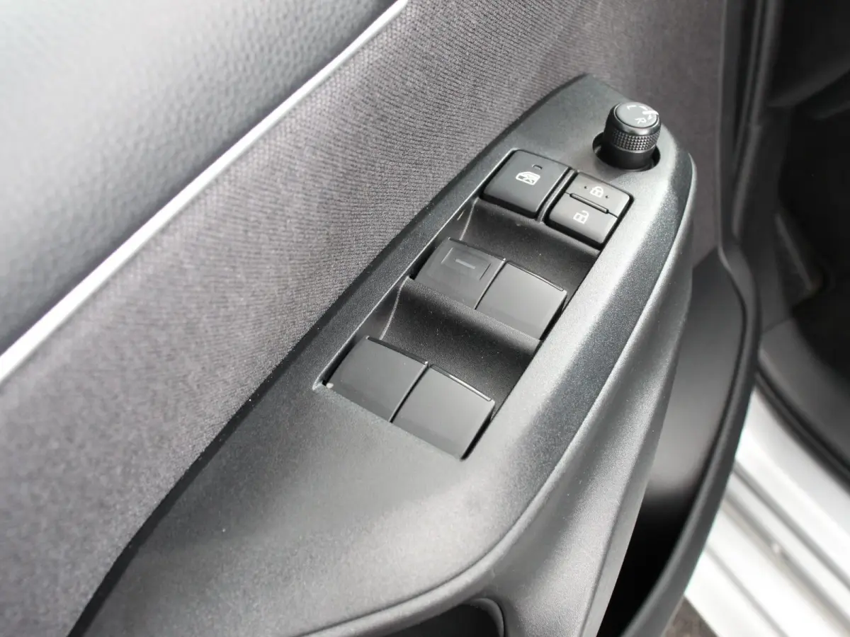 1.5 Hybrid Dynamic Automaat Climate control Cruise control adaptieve LED Achteruitrijcamera Lane assist Apple Carplay / Android Auto