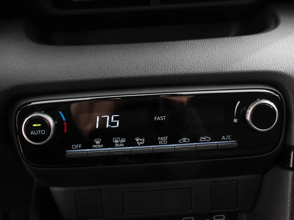 1.5 Hybrid Dynamic Automaat Climate control Cruise control adaptieve LED Achteruitrijcamera Lane assist Apple Carplay / Android Auto