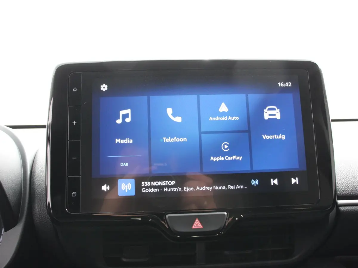 1.5 Hybrid Dynamic Automaat Climate control Cruise control adaptieve LED Achteruitrijcamera Lane assist Apple Carplay / Android Auto