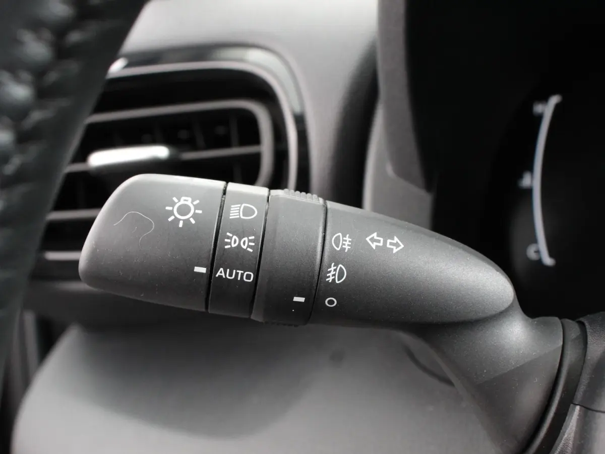 1.5 Hybrid Dynamic Automaat Climate control Cruise control adaptieve LED Achteruitrijcamera Lane assist Apple Carplay / Android Auto