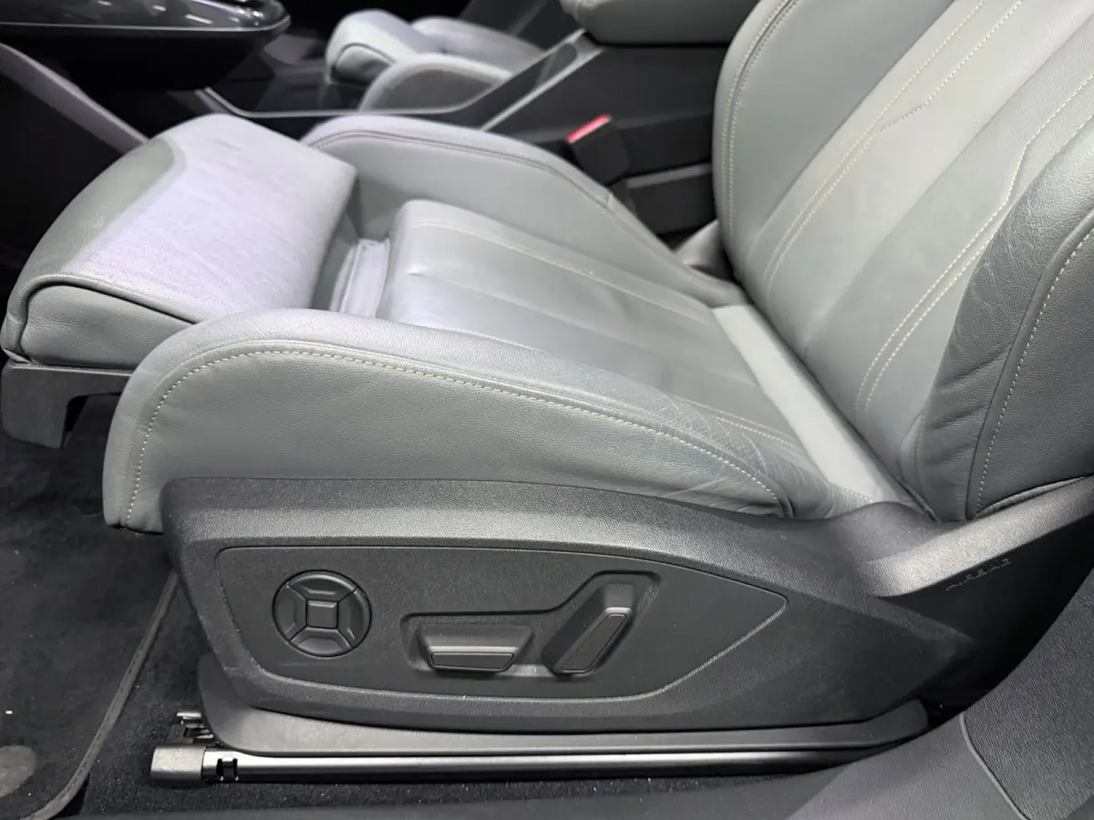 50 quattro 21" 3X S-LINE LEDER+ M-STOELEN/PANO/H-UP/SONOS/DAB/CARPLAY/ADAPT-CRUISE///