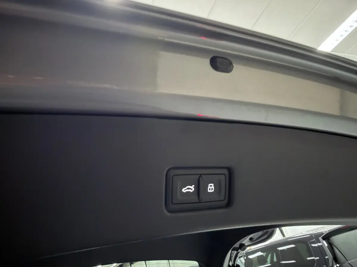 50 quattro 21" 3X S-LINE LEDER+ M-STOELEN/PANO/H-UP/SONOS/DAB/CARPLAY/ADAPT-CRUISE///