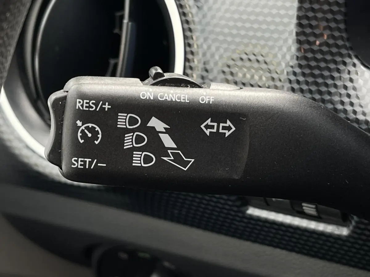 Up! 1.0 Move | CRUISE CONTROL | ACHTERUITRIJCAMERA | DAB+ | STOELVERWARMING | AIRCO