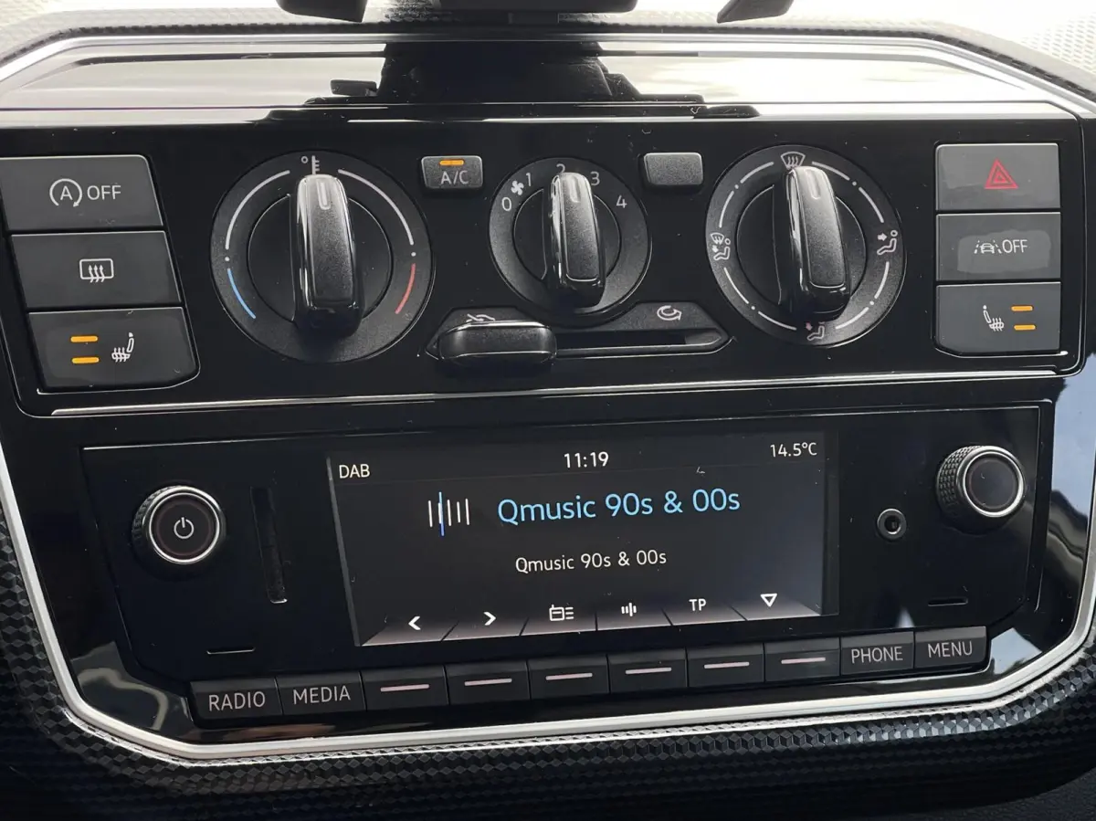 Up! 1.0 Move | CRUISE CONTROL | ACHTERUITRIJCAMERA | DAB+ | STOELVERWARMING | AIRCO