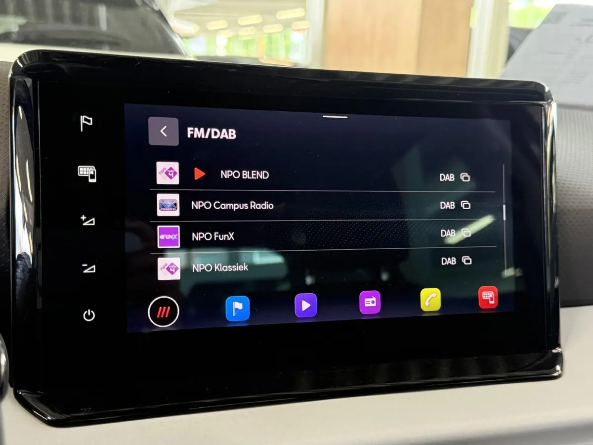 1.0 TSI 110pk Automaat Style Business Connect Climate Control Navigatie Apple Carplay/Android Auto  Cruise Control PDC Achter Lichtmetalen Velgen