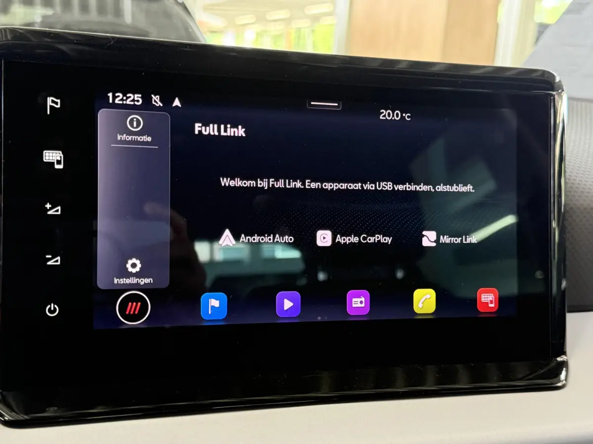 1.0 TSI 110pk Automaat Style Business Connect Climate Control Navigatie Apple Carplay/Android Auto  Cruise Control PDC Achter Lichtmetalen Velgen
