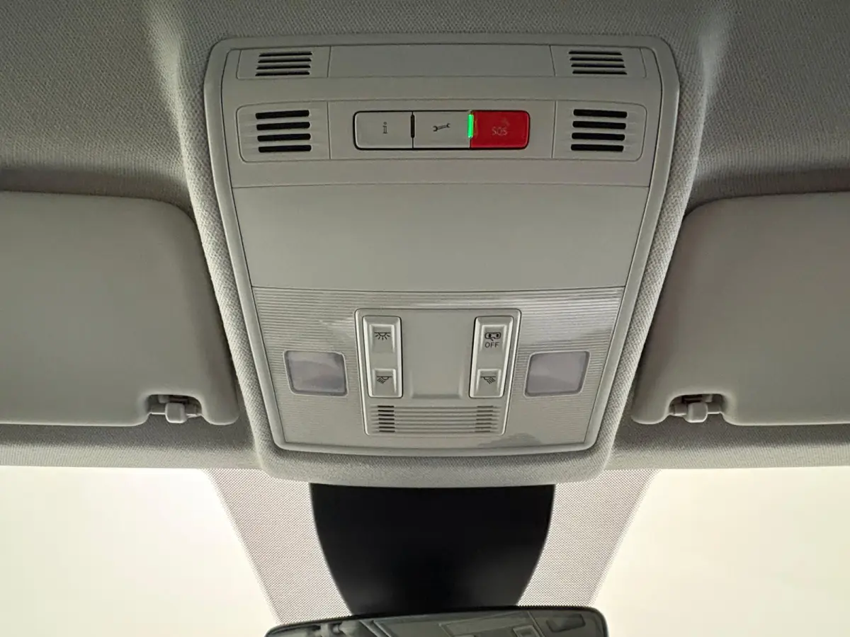 1.0 TSI 110pk Automaat Style Business Connect Climate Control Navigatie Apple Carplay/Android Auto  Cruise Control PDC Achter Lichtmetalen Velgen