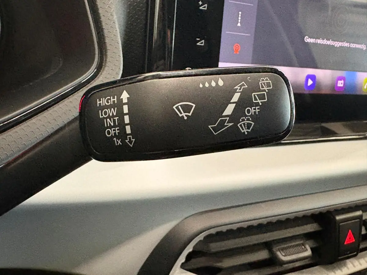 1.0 TSI 110pk Automaat Style Business Connect Climate Control Navigatie Apple Carplay/Android Auto  Cruise Control PDC Achter Lichtmetalen Velgen