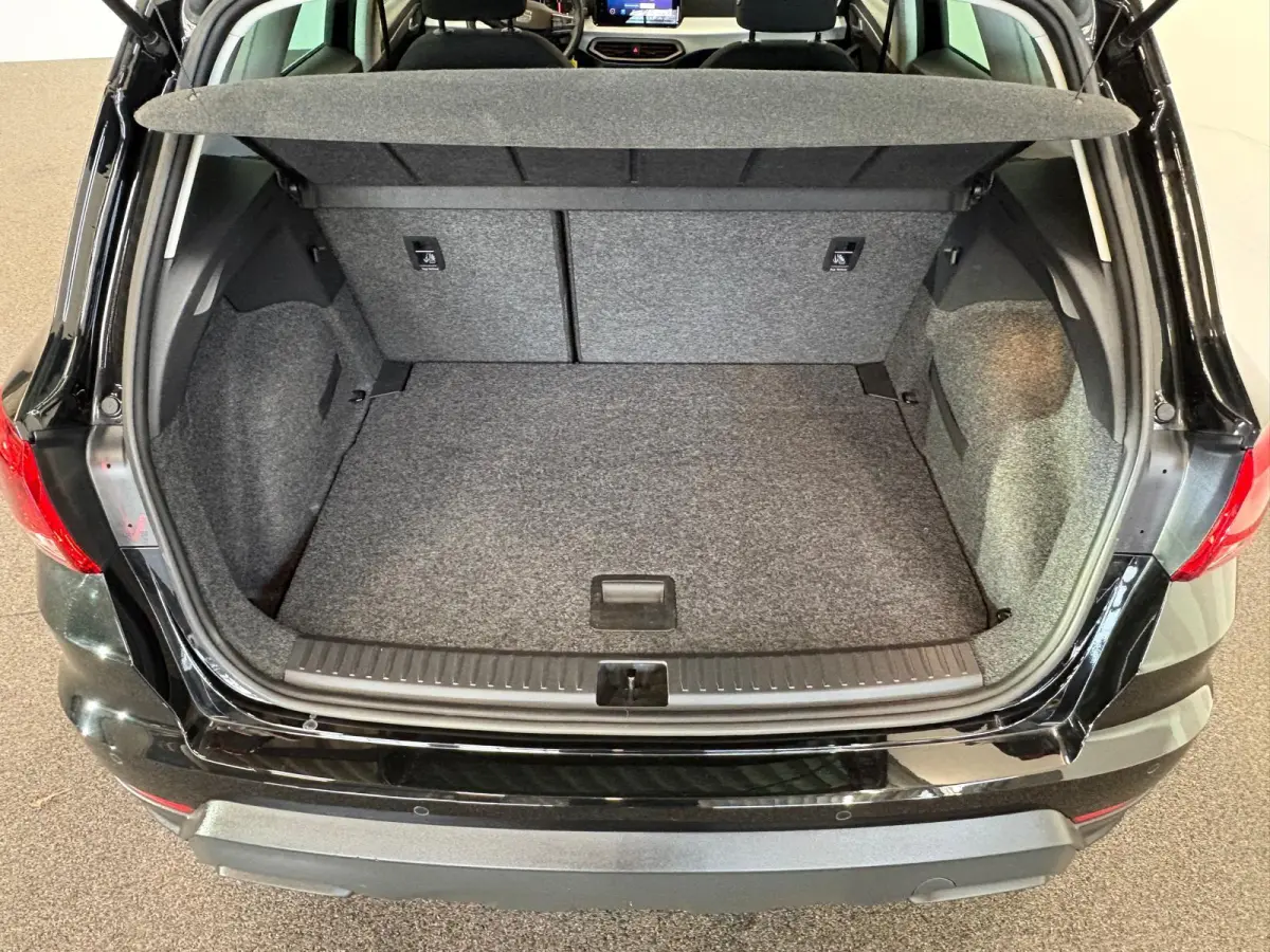1.0 TSI 110pk Automaat Style Business Connect Climate Control Navigatie Apple Carplay/Android Auto  Cruise Control PDC Achter Lichtmetalen Velgen