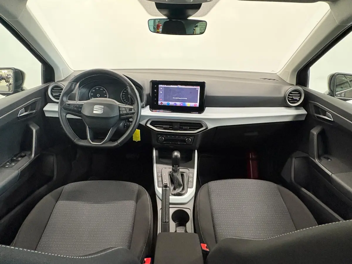 1.0 TSI 110pk Automaat Style Business Connect Climate Control Navigatie Apple Carplay/Android Auto  Cruise Control PDC Achter Lichtmetalen Velgen