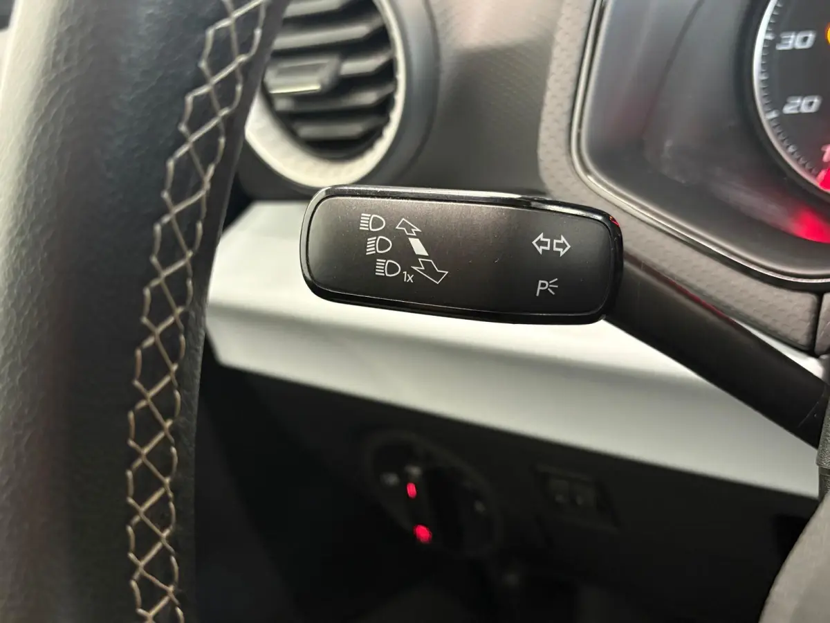 1.0 TSI 110pk Automaat Style Business Connect Climate Control Navigatie Apple Carplay/Android Auto  Cruise Control PDC Achter Lichtmetalen Velgen