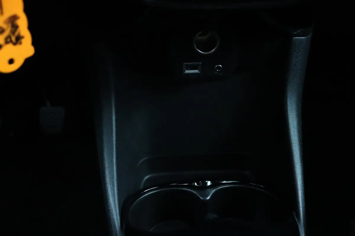 1.0 e-VTi Allure | Climate Control | CarPlay/Android Auto | Camera | Lichtmetalen Velgen | Metallic Kleur
