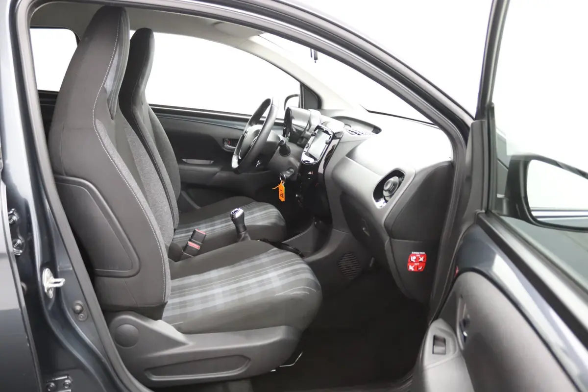 1.0 e-VTi Allure | Climate Control | CarPlay/Android Auto | Camera | Lichtmetalen Velgen | Metallic Kleur