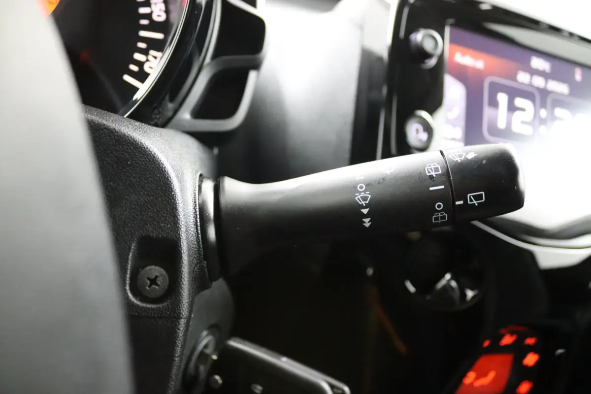 1.0 e-VTi Allure | Climate Control | CarPlay/Android Auto | Camera | Lichtmetalen Velgen | Metallic Kleur