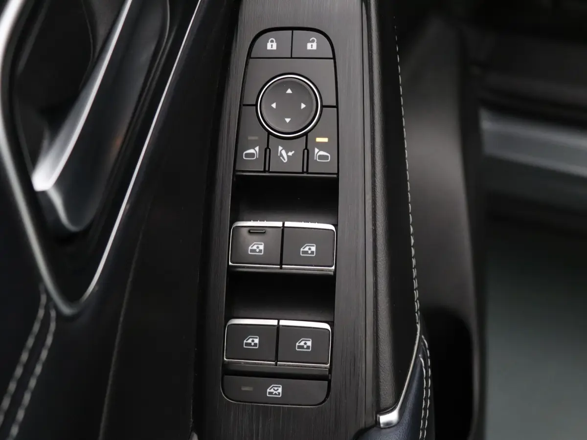 160pk MHEV Xtronic Business Premium Apple Carplay/Android Auto | Climate