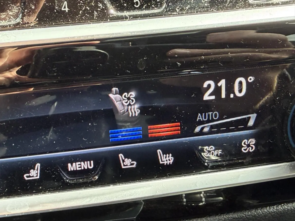 540d xDrive High Executive M-Sport | Panoramadak | 360* Camera | Head-UP | Achteras Bestruring |
