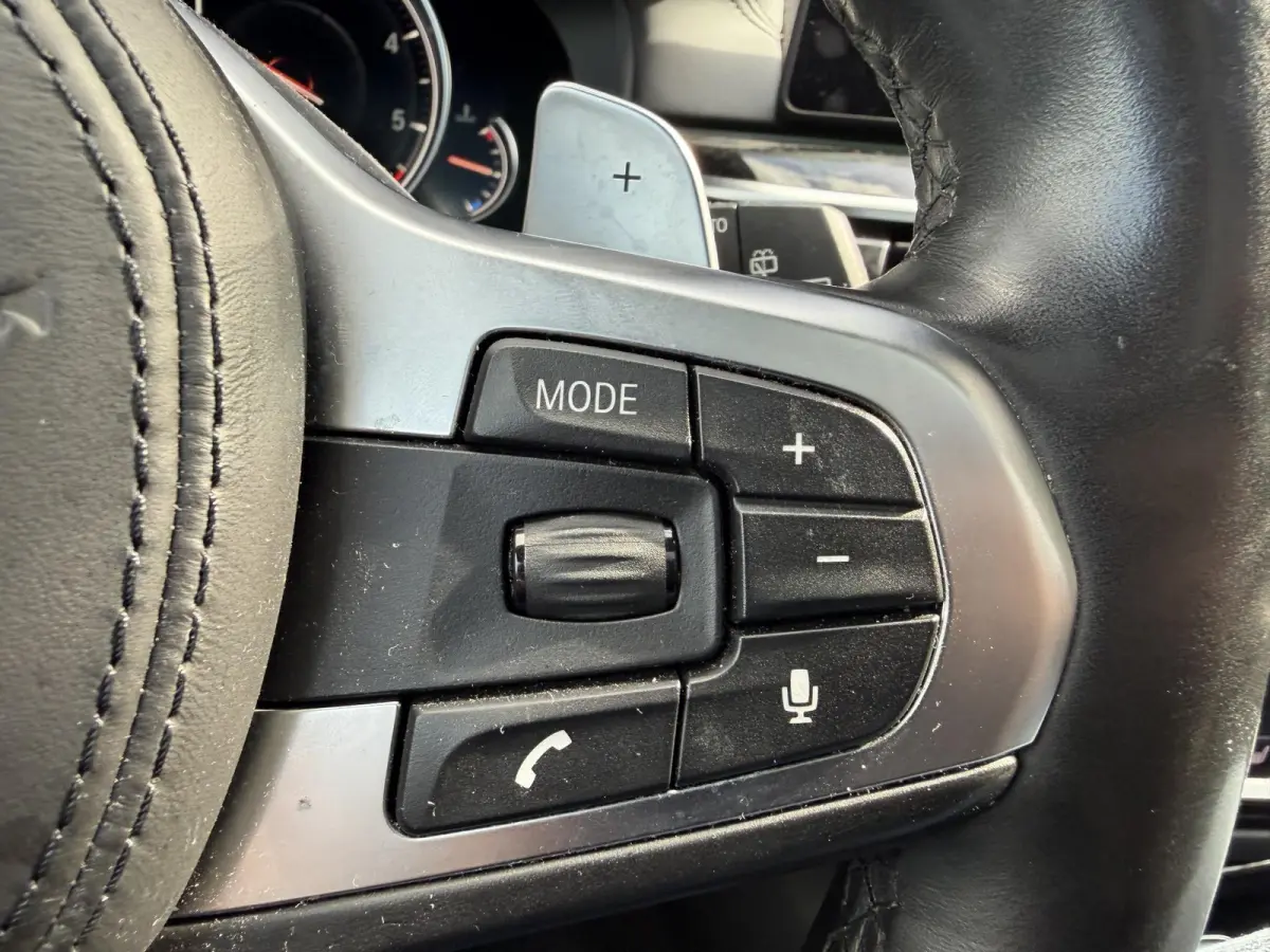 540d xDrive High Executive M-Sport | Panoramadak | 360* Camera | Head-UP | Achteras Bestruring |