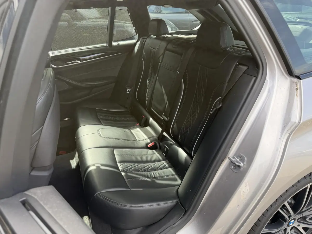 540d xDrive High Executive M-Sport | Panoramadak | 360* Camera | Head-UP | Achteras Bestruring |