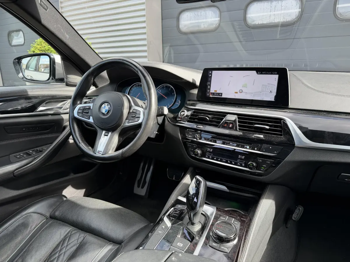 540d xDrive High Executive M-Sport | Panoramadak | 360* Camera | Head-UP | Achteras Bestruring |