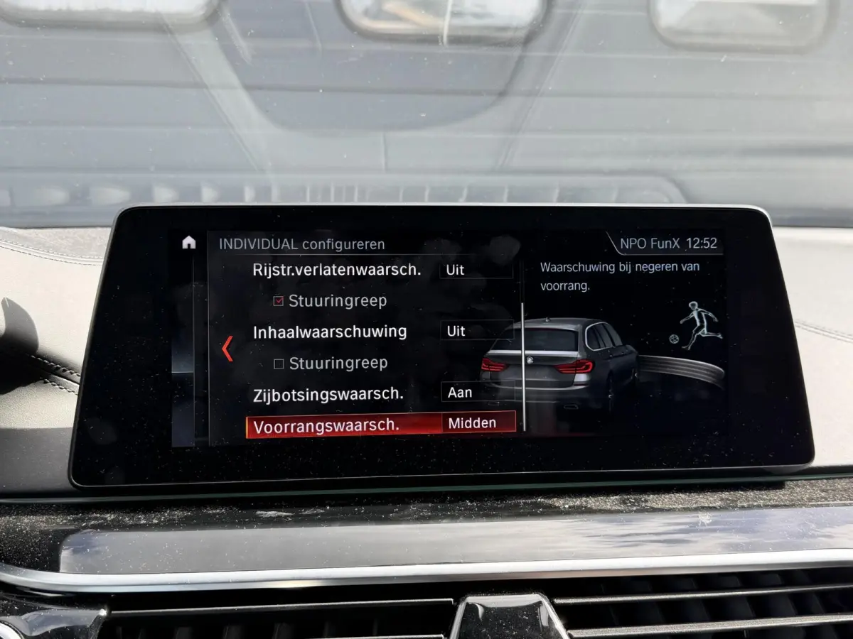 540d xDrive High Executive M-Sport | Panoramadak | 360* Camera | Head-UP | Achteras Bestruring |