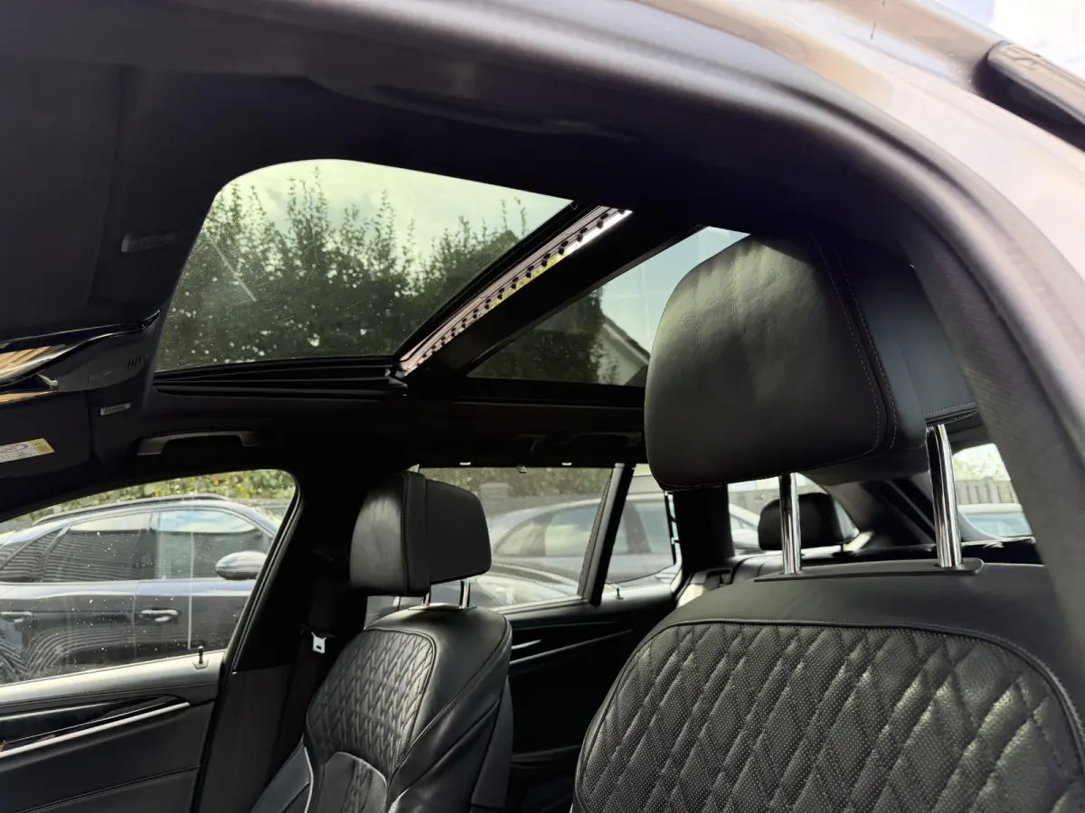 540d xDrive High Executive M-Sport | Panoramadak | 360* Camera | Head-UP | Achteras Bestruring |