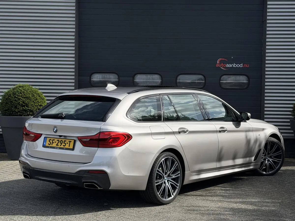 540d xDrive High Executive M-Sport | Panoramadak | 360* Camera | Head-UP | Achteras Bestruring |