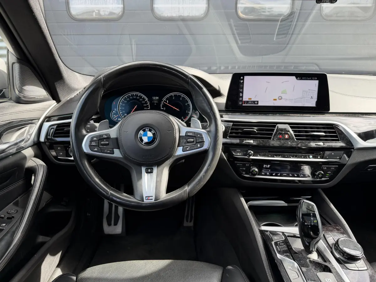 540d xDrive High Executive M-Sport | Panoramadak | 360* Camera | Head-UP | Achteras Bestruring |