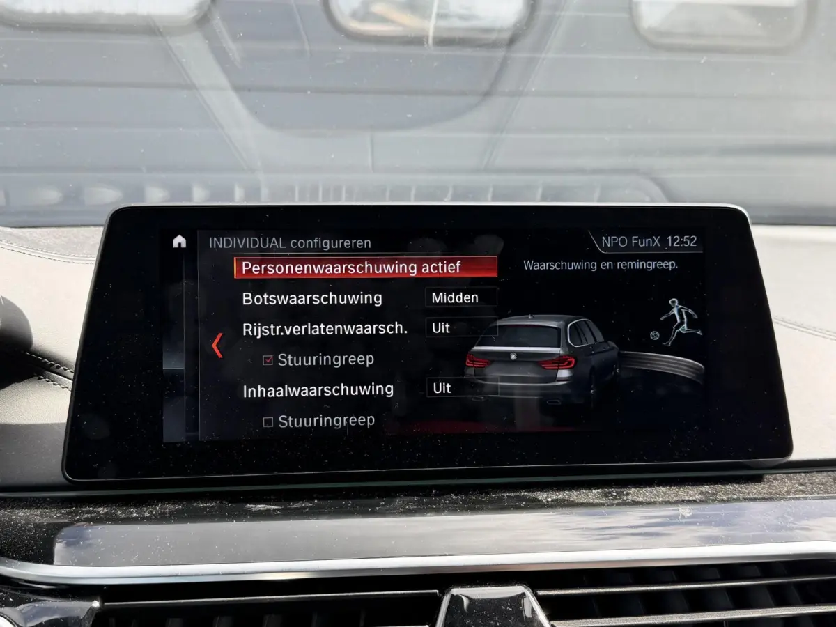 540d xDrive High Executive M-Sport | Panoramadak | 360* Camera | Head-UP | Achteras Bestruring |