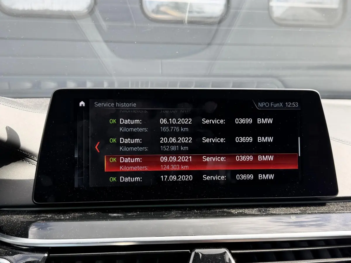 540d xDrive High Executive M-Sport | Panoramadak | 360* Camera | Head-UP | Achteras Bestruring |