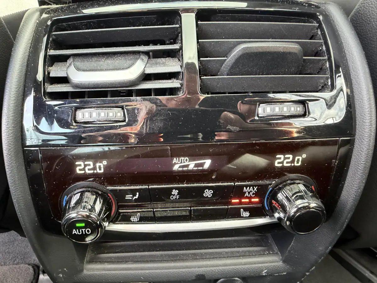 540d xDrive High Executive M-Sport | Panoramadak | 360* Camera | Head-UP | Achteras Bestruring |