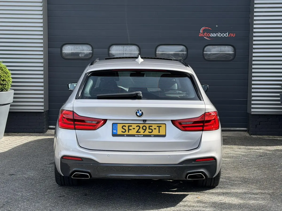 540d xDrive High Executive M-Sport | Panoramadak | 360* Camera | Head-UP | Achteras Bestruring |