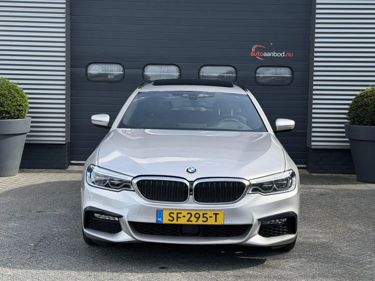 540d xDrive High Executive M-Sport | Panoramadak | 360* Camera | Head-UP | Achteras Bestruring |