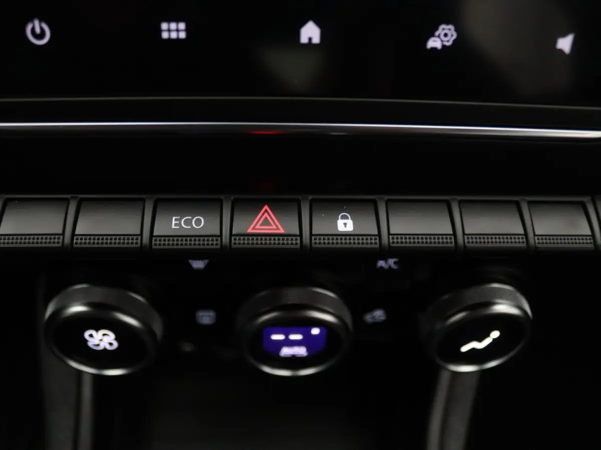 R135 Intens 52 kWh KOOPBATTERIJ Apple Carplay/Android Auto | Climate