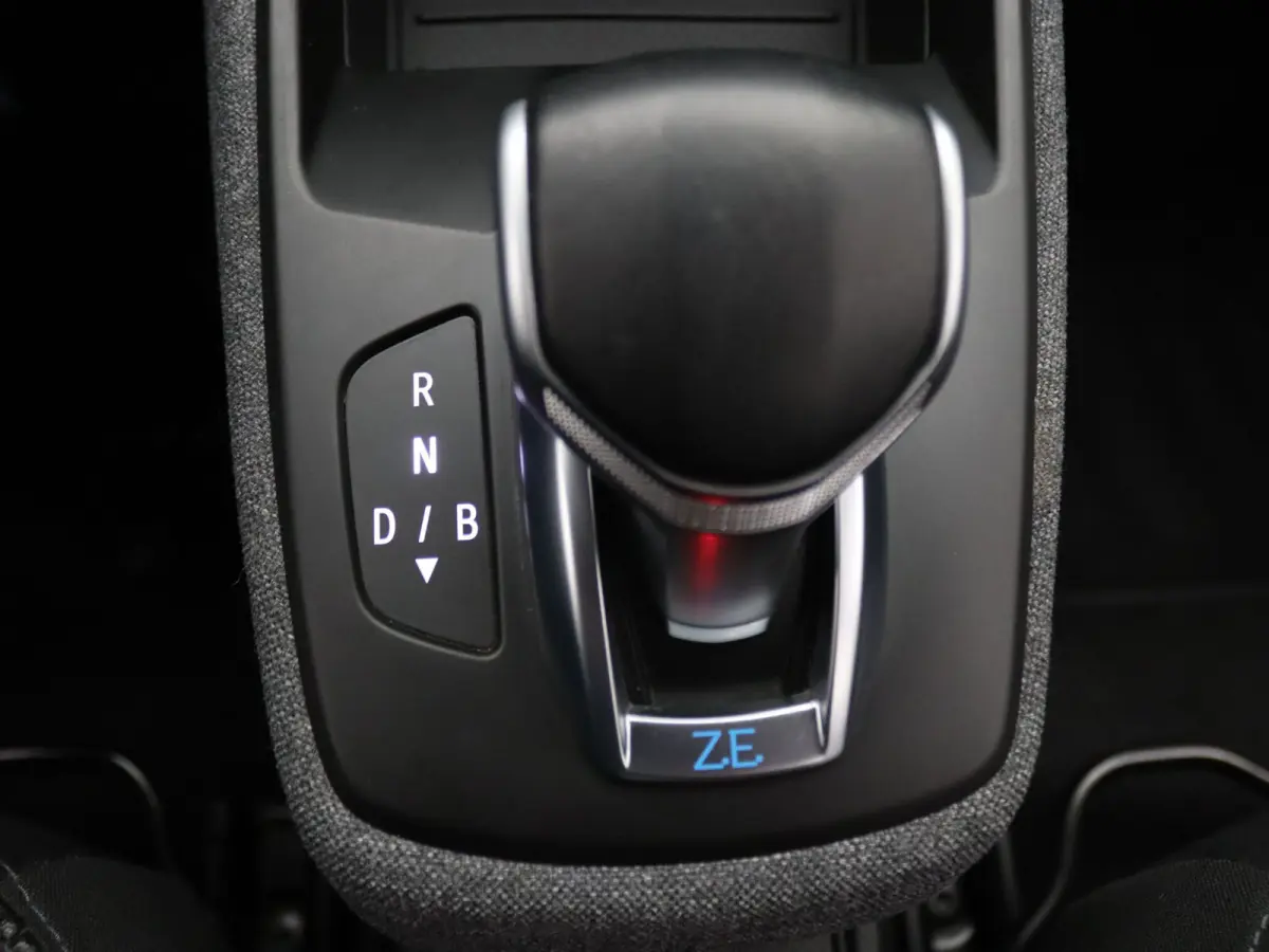 R135 Intens 52 kWh KOOPBATTERIJ Apple Carplay/Android Auto | Climate