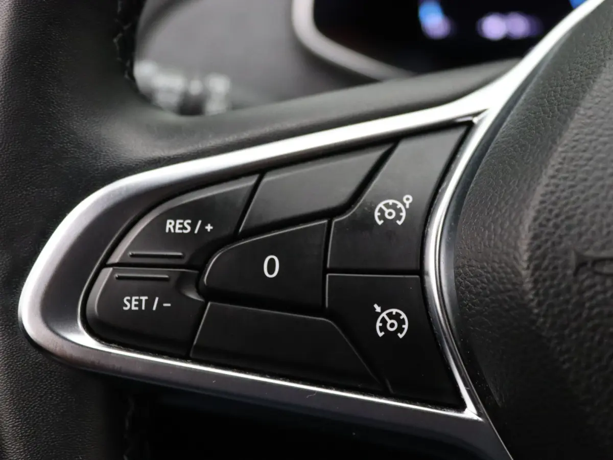 R135 Intens 52 kWh KOOPBATTERIJ Apple Carplay/Android Auto | Climate