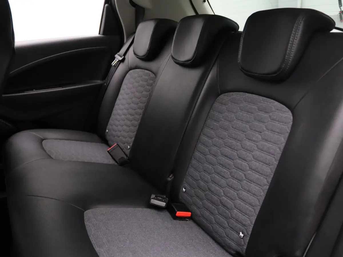 R135 Intens 52 kWh KOOPBATTERIJ Apple Carplay/Android Auto | Climate