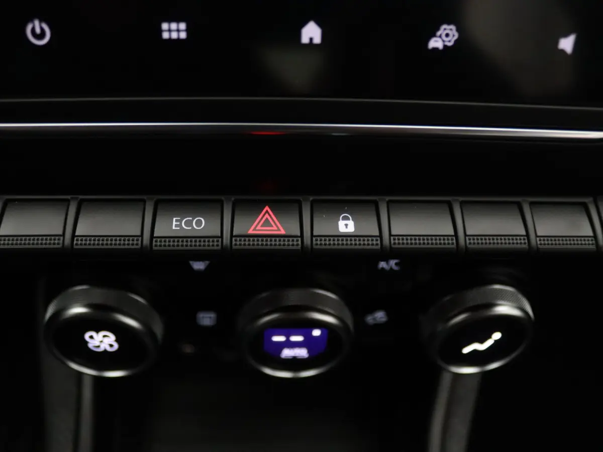 R135 Intens 52 kWh KOOPBATTERIJ Apple Carplay/Android Auto | Climate