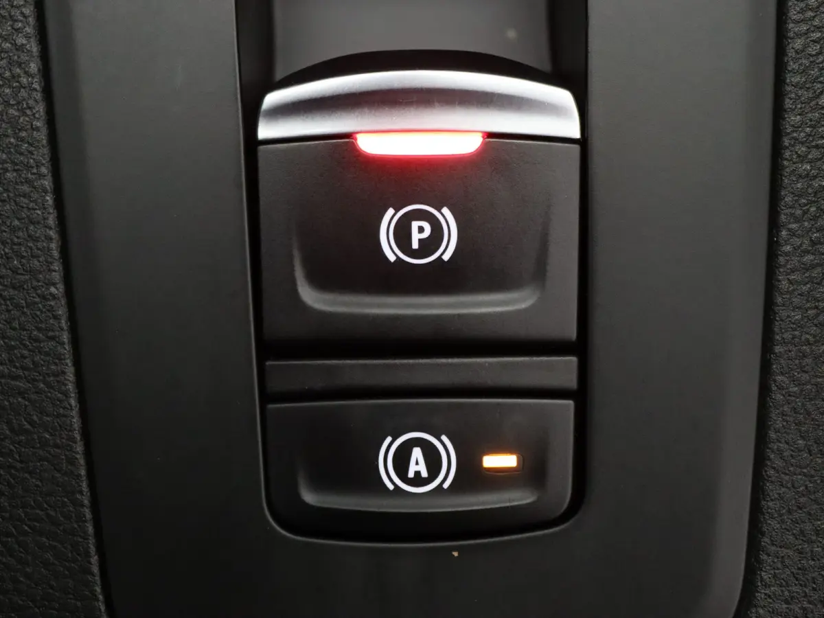R135 Intens 52 kWh KOOPBATTERIJ Apple Carplay/Android Auto | Climate