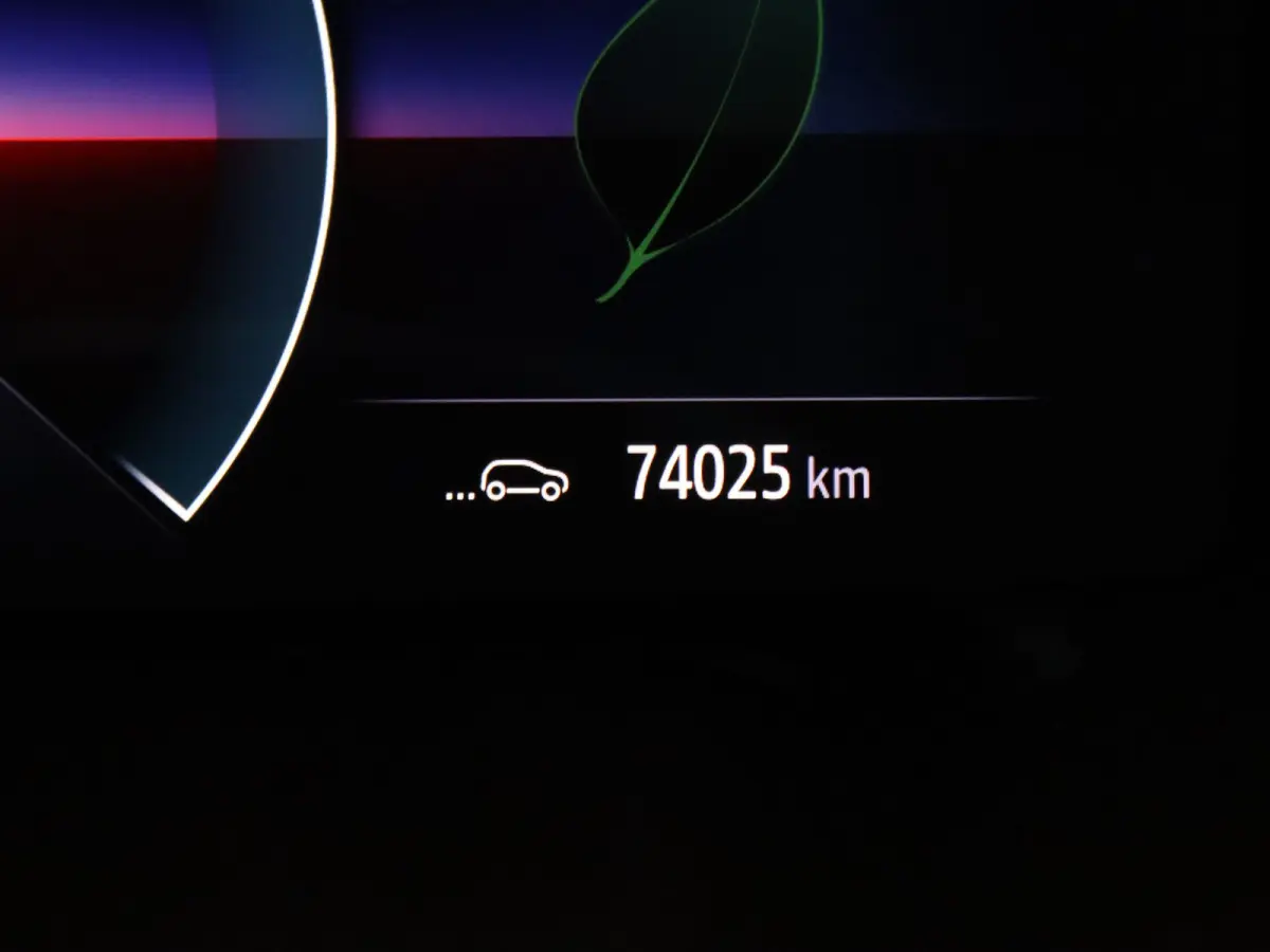 R135 Intens 52 kWh KOOPBATTERIJ Apple Carplay/Android Auto | Climate
