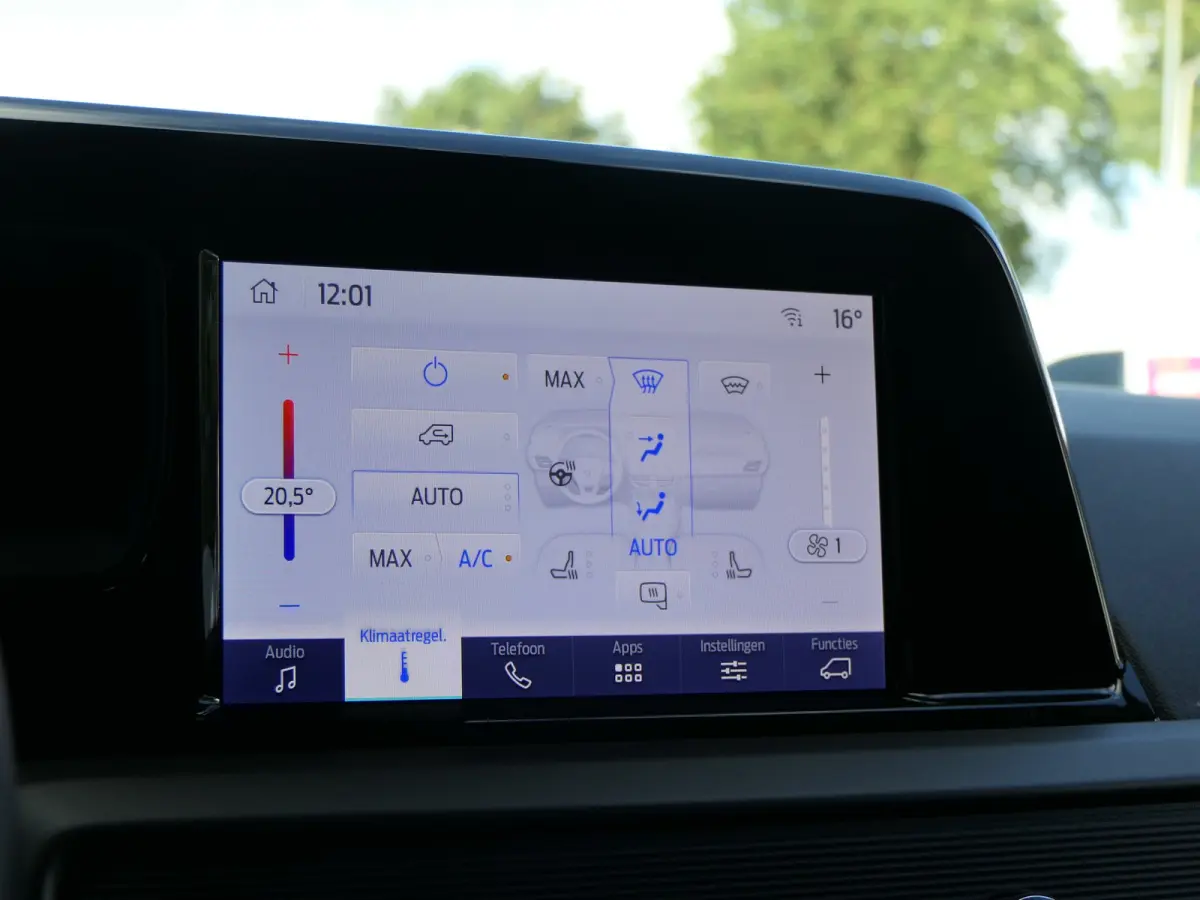 Limited 1.0 EcoBoost | Winter Pack | Navigatie | Lichtmetalen velgen | Camera |