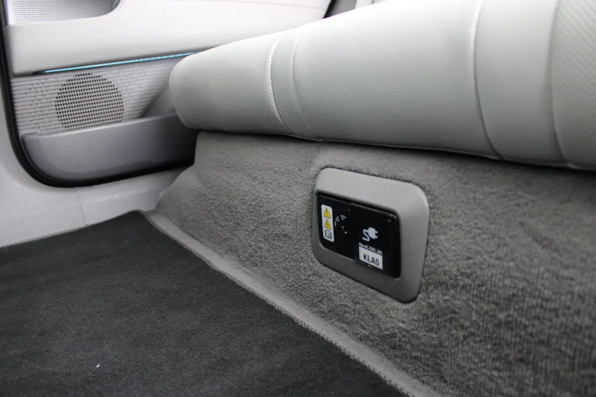 Lounge 77.4 kWh