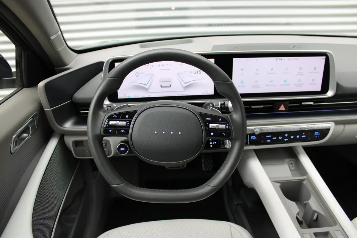 Lounge 77.4 kWh