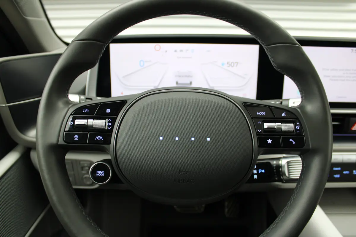 Lounge 77.4 kWh