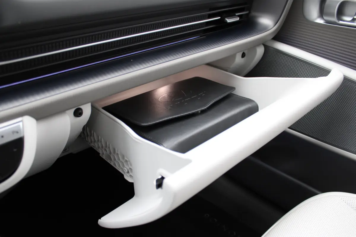 Lounge 77.4 kWh