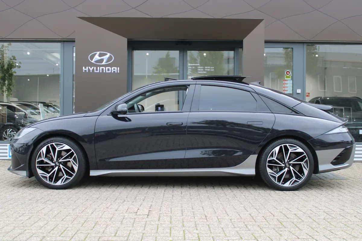 Lounge 77.4 kWh