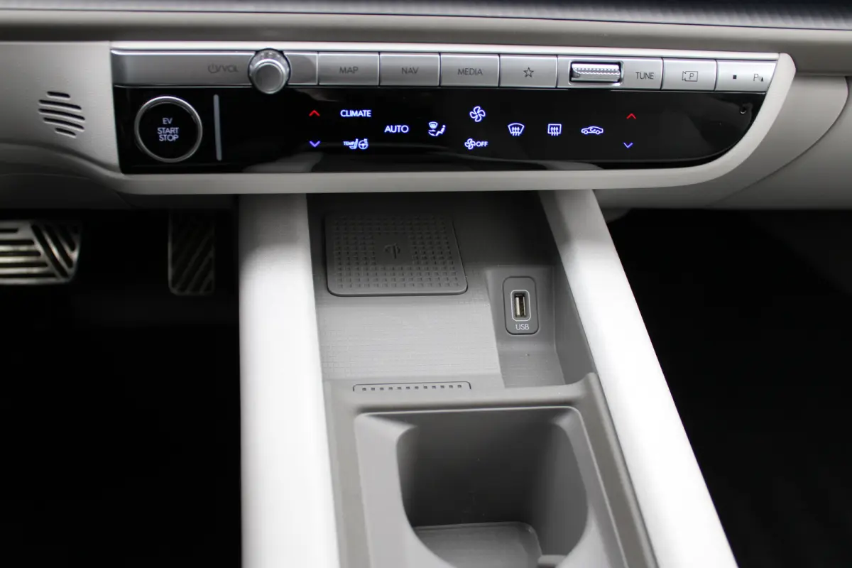 Lounge 77.4 kWh