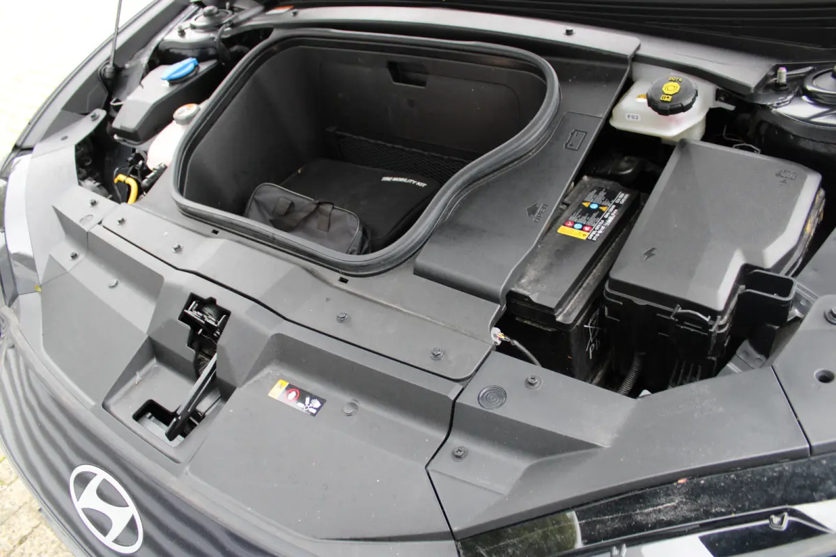 Lounge 77.4 kWh